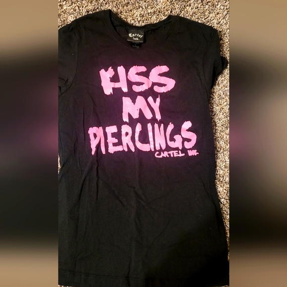 T-Shirt - Picture 1 of 1